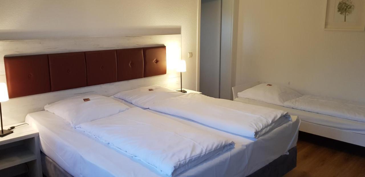 Hotel & Restaurant Lindengarten 뤼벤 외부 사진